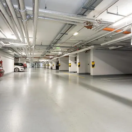 96m2 Designer Apartment, Free Garage Parking *