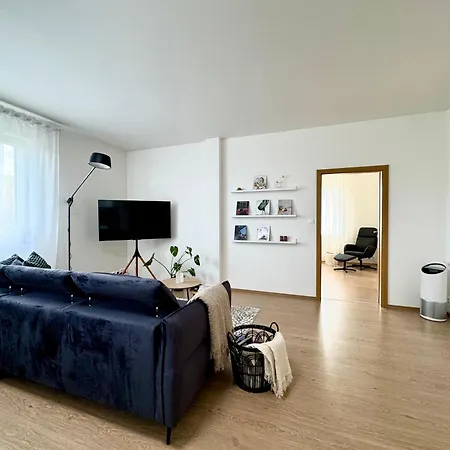 96m2 Designer Apartment, Free Garage Parking * 布拉格