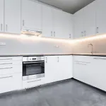 96m2 Designer Apartment, Free Garage Parking Прага