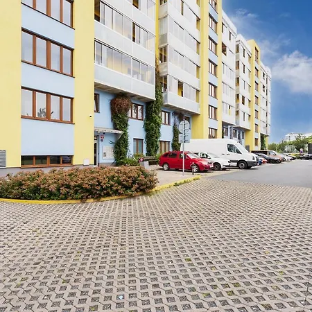 96m2 Designer Apartment, Free Garage Parking Appartement Praag