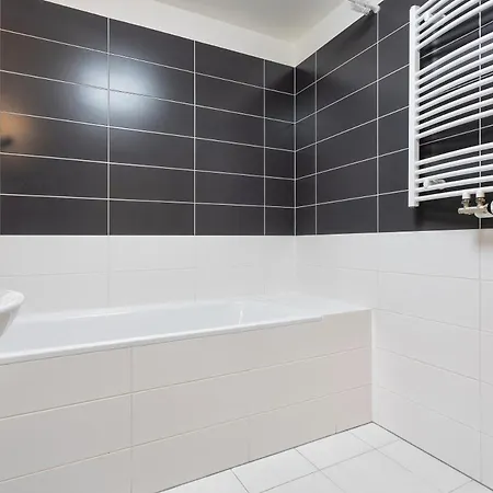 96m2 Designer Apartment, Free Garage Parking 布拉格