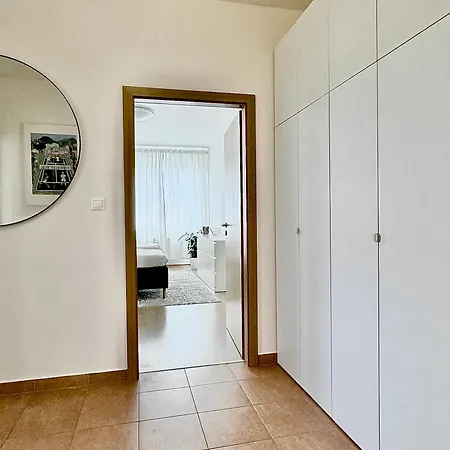 96m2 Designer Apartment, Free Garage Parking 公寓 *