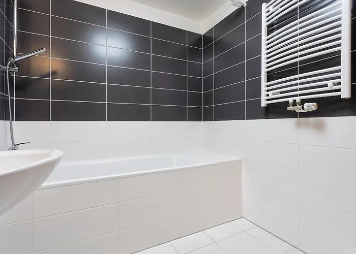 96m2 Designer Apartment, Free Garage Parking Praga