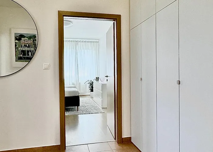 96m2 Designer Apartment, Free Garage Parking Apartament *