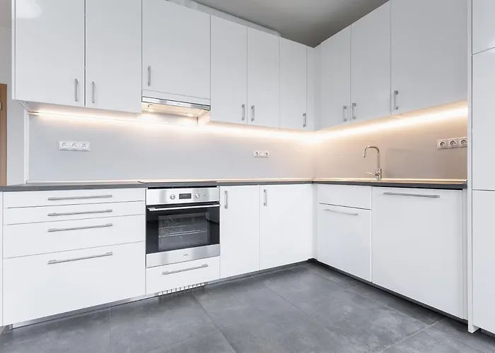 96m2 Designer Apartment, Free Garage Parking Prag